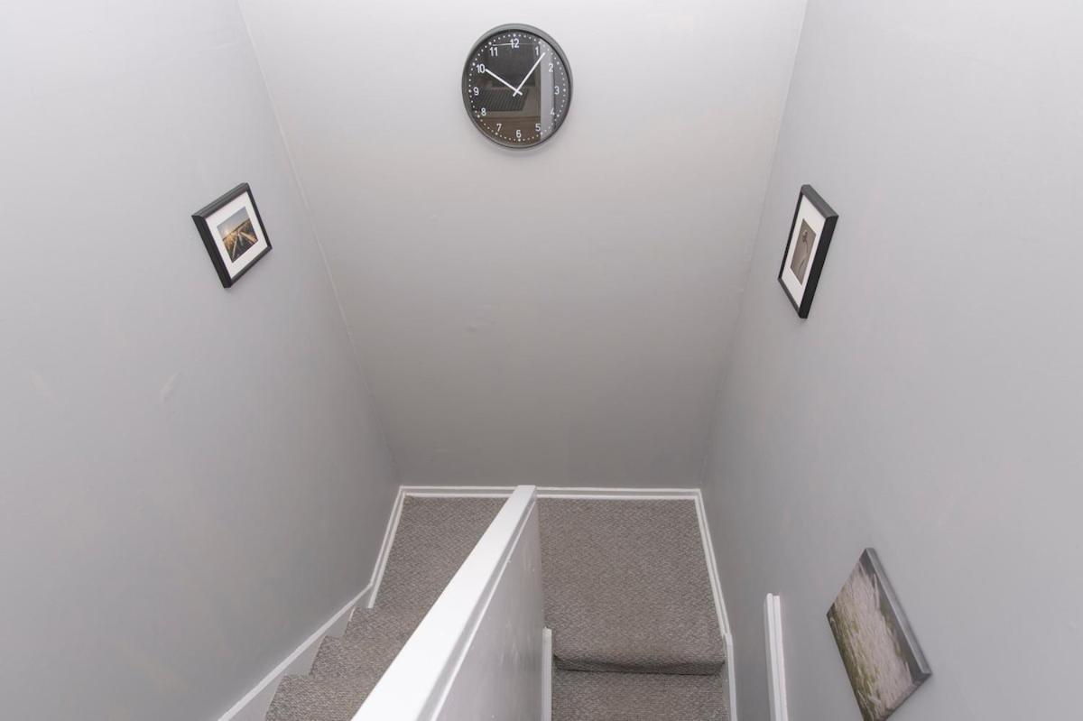 Lovely 2-Bed 20 Mins To Central London Exterior photo