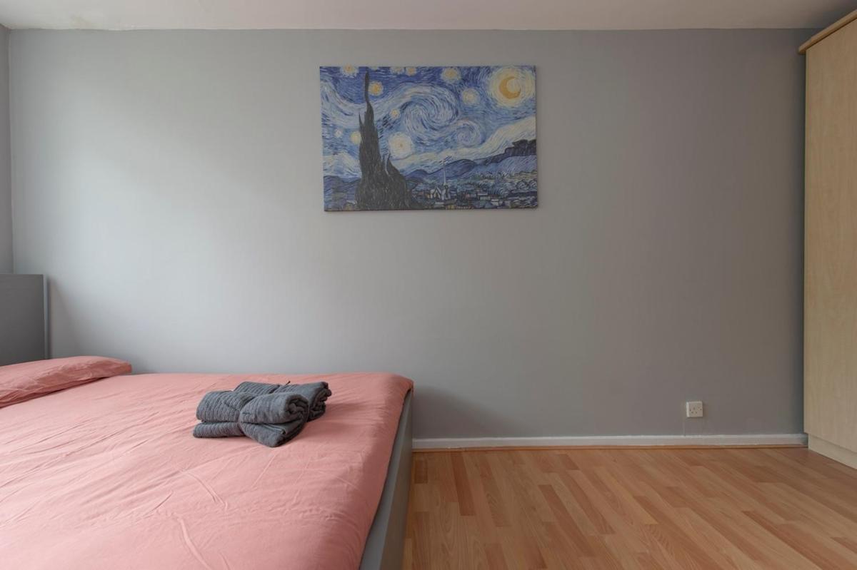 Lovely 2-Bed 20 Mins To Central London Exterior photo