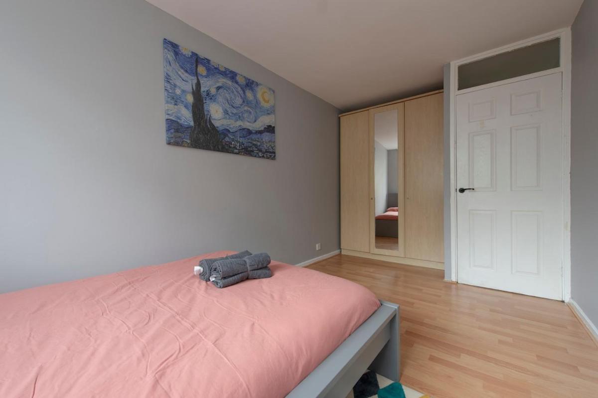 Lovely 2-Bed 20 Mins To Central London Exterior photo