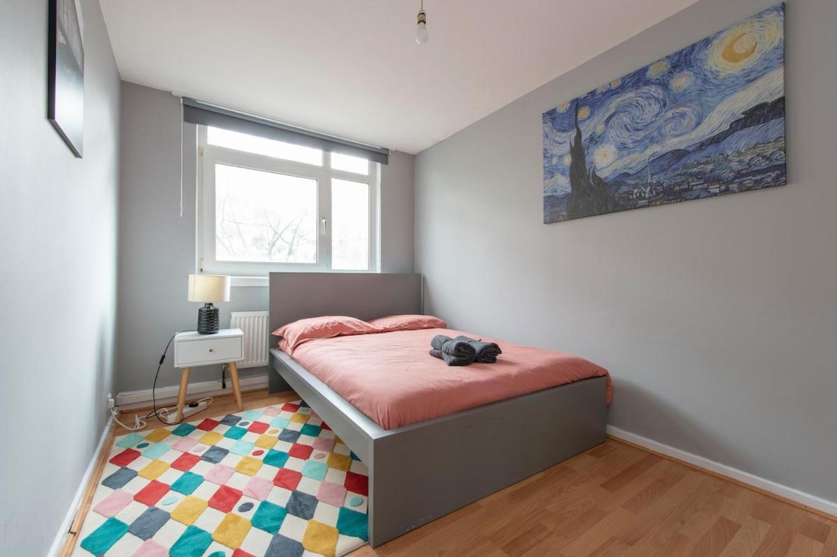 Lovely 2-Bed 20 Mins To Central London Exterior photo