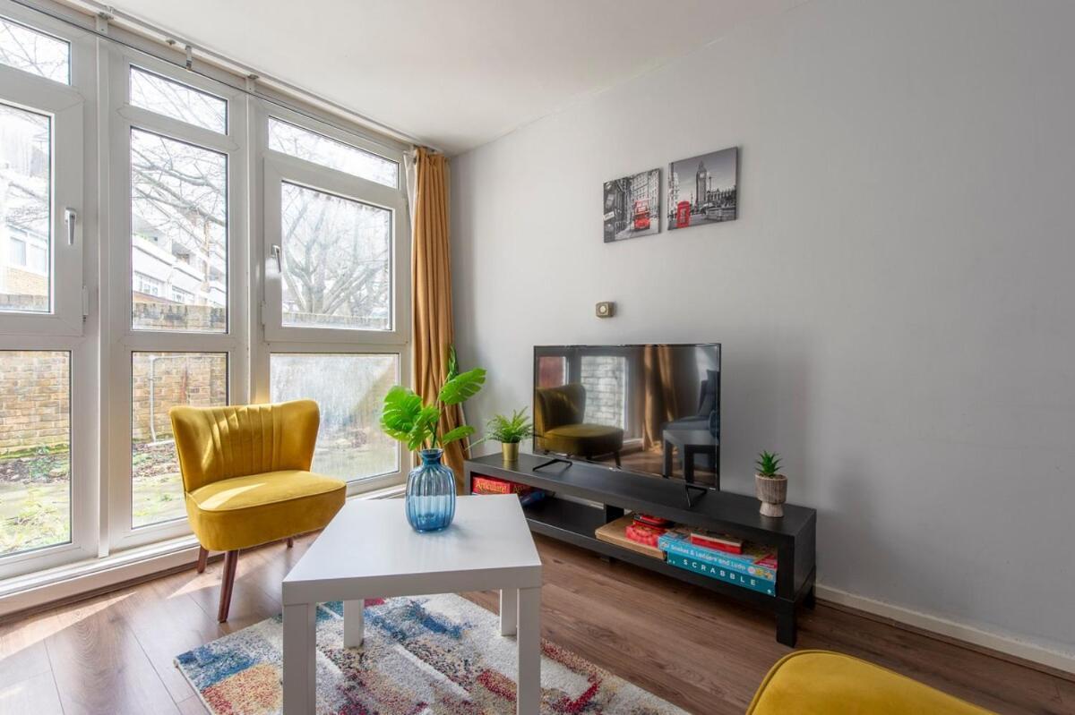 Lovely 2-Bed 20 Mins To Central London Exterior photo